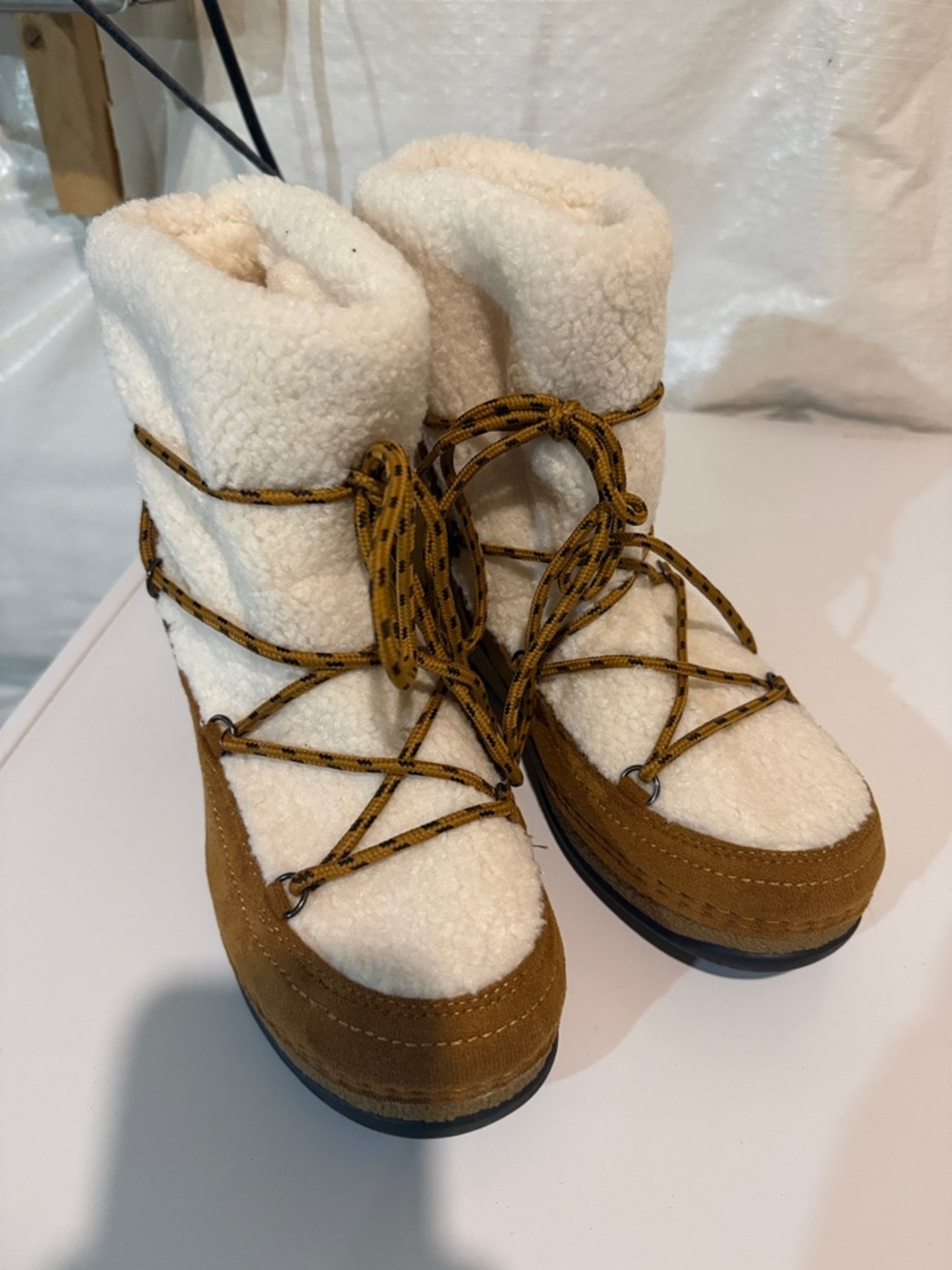 Women's Cream Sherpa & Brown Lace-Up Winter Boots